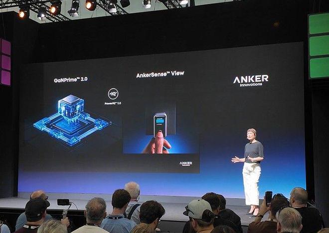 先出牌！强悍充电产品外这款派对神器太酷了j9九游会登录Anker安克IFA25率(图4)